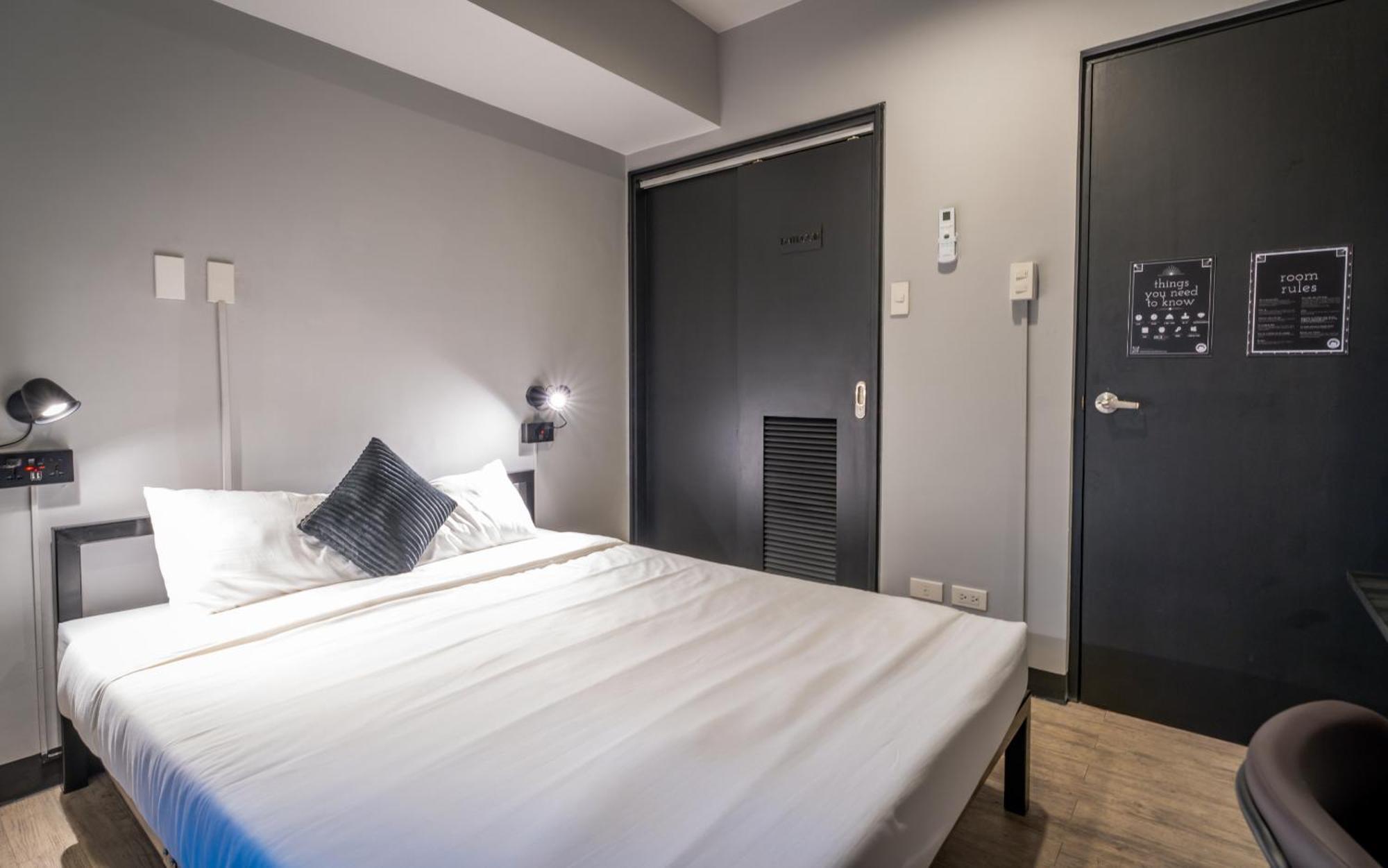Хостел Mad Monkey Manila Makati City Екстер'єр фото