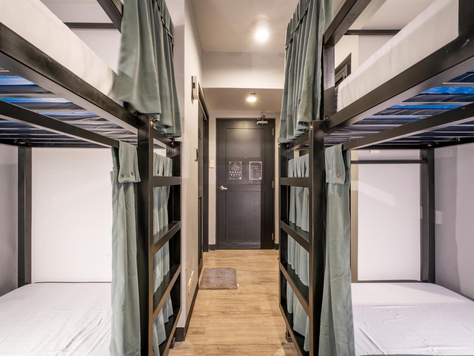 Хостел Mad Monkey Manila Makati City Екстер'єр фото