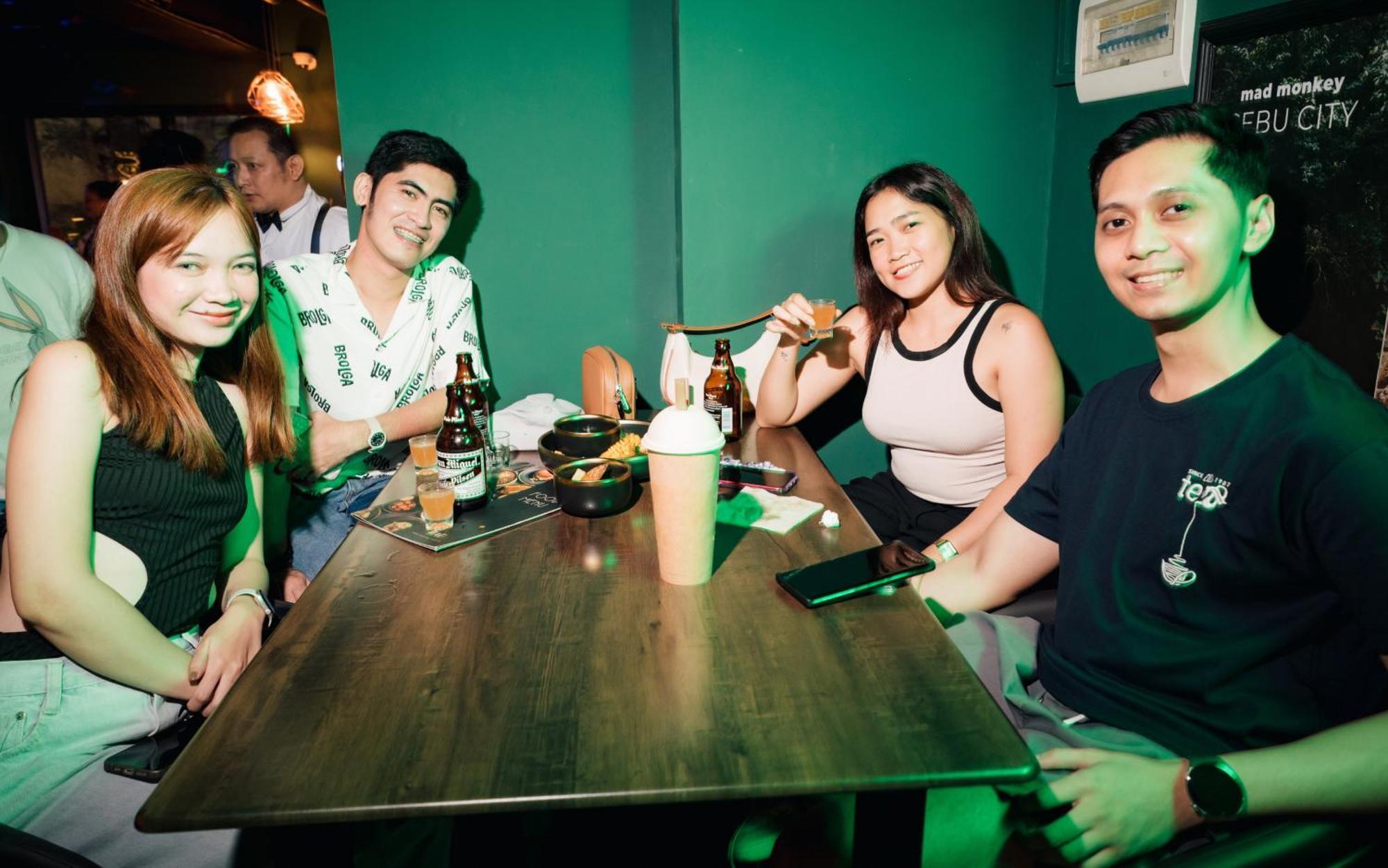 Хостел Mad Monkey Manila Makati City Екстер'єр фото