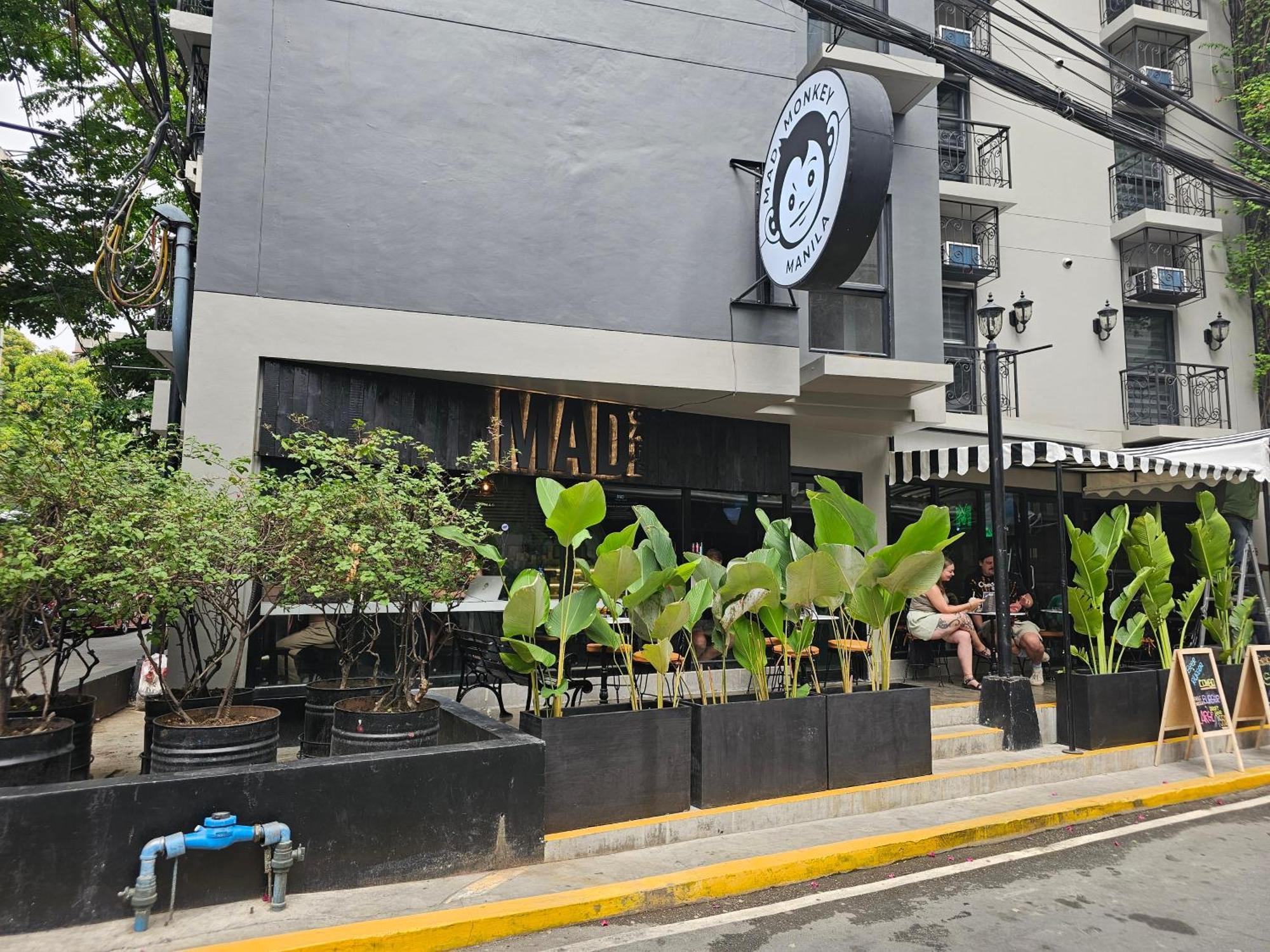 Хостел Mad Monkey Manila Makati City Екстер'єр фото