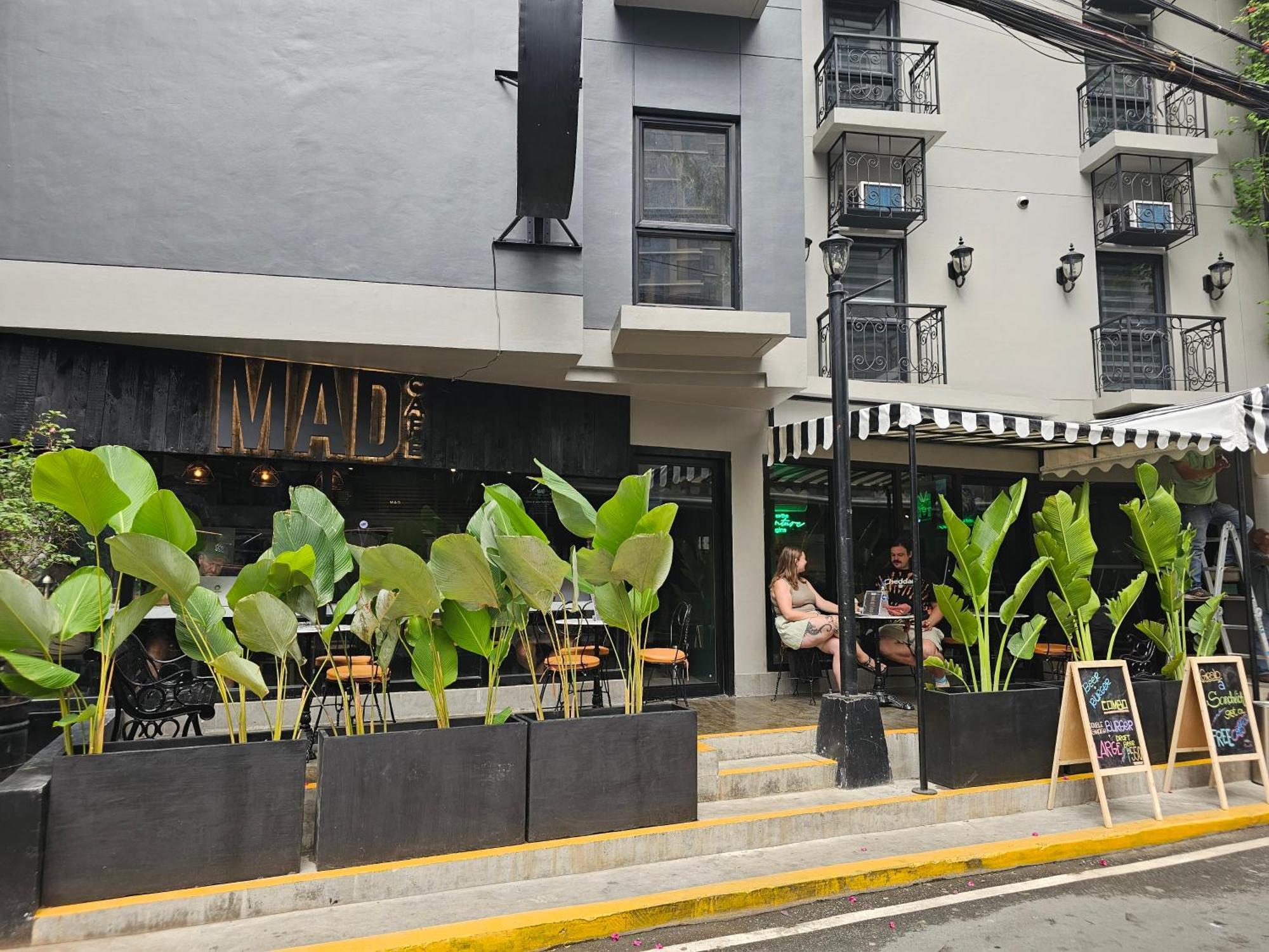 Хостел Mad Monkey Manila Makati City Екстер'єр фото