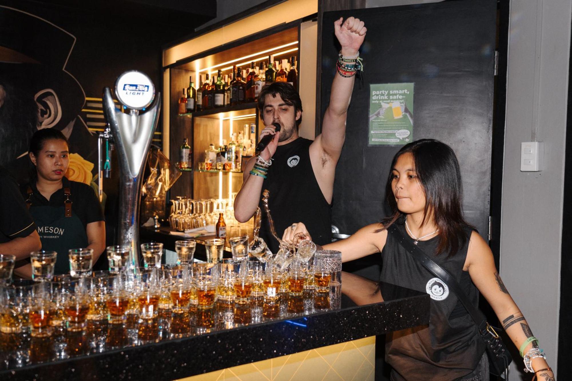Хостел Mad Monkey Manila Makati City Екстер'єр фото