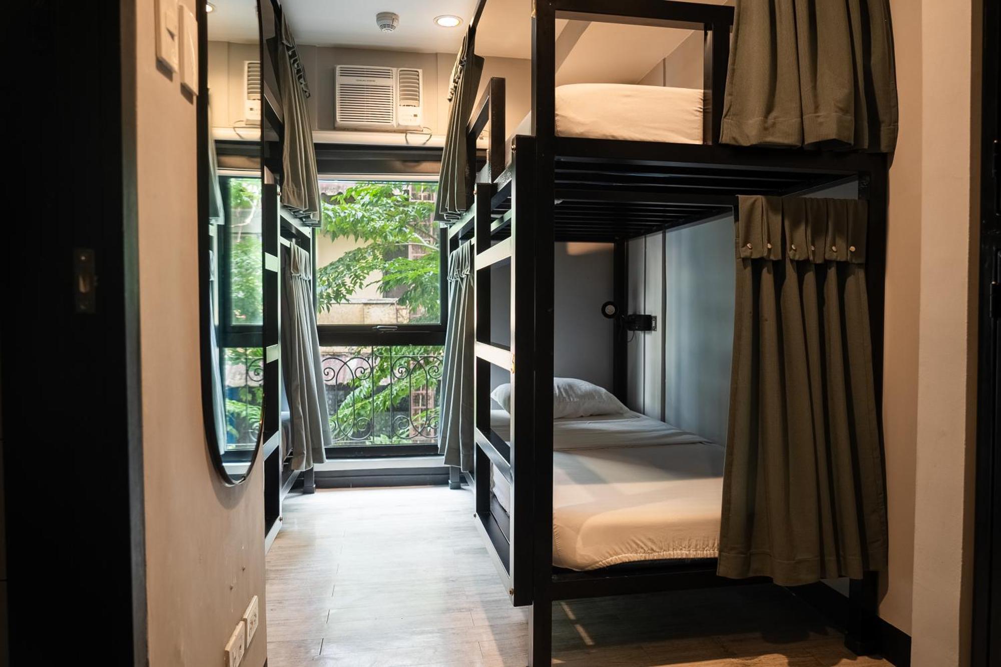 Хостел Mad Monkey Manila Makati City Екстер'єр фото
